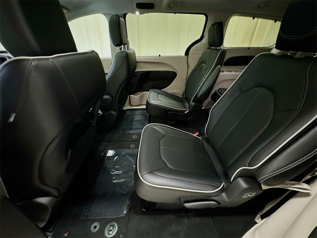 new 2024 Chrysler Pacifica car, priced at $43,456