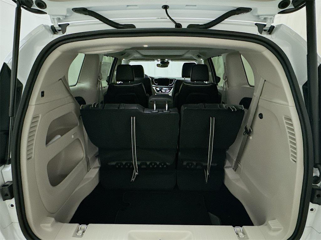 new 2024 Chrysler Pacifica car, priced at $43,456