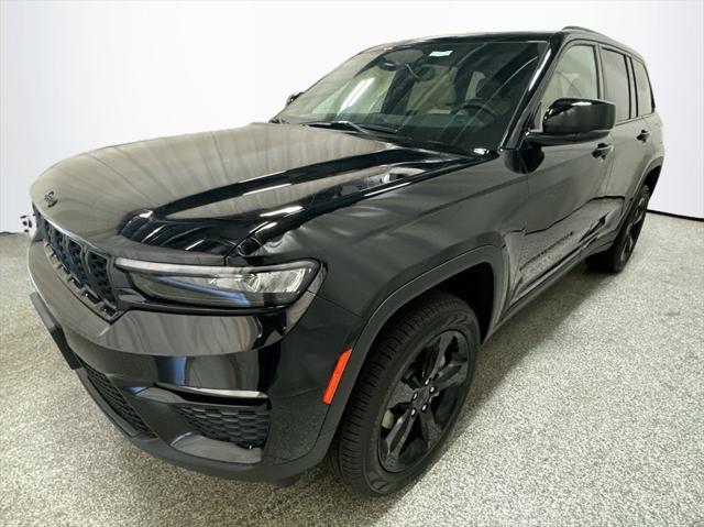 new 2024 Jeep Grand Cherokee car, priced at $49,305