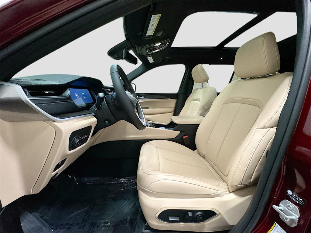 new 2025 Jeep Grand Cherokee car, priced at $47,783