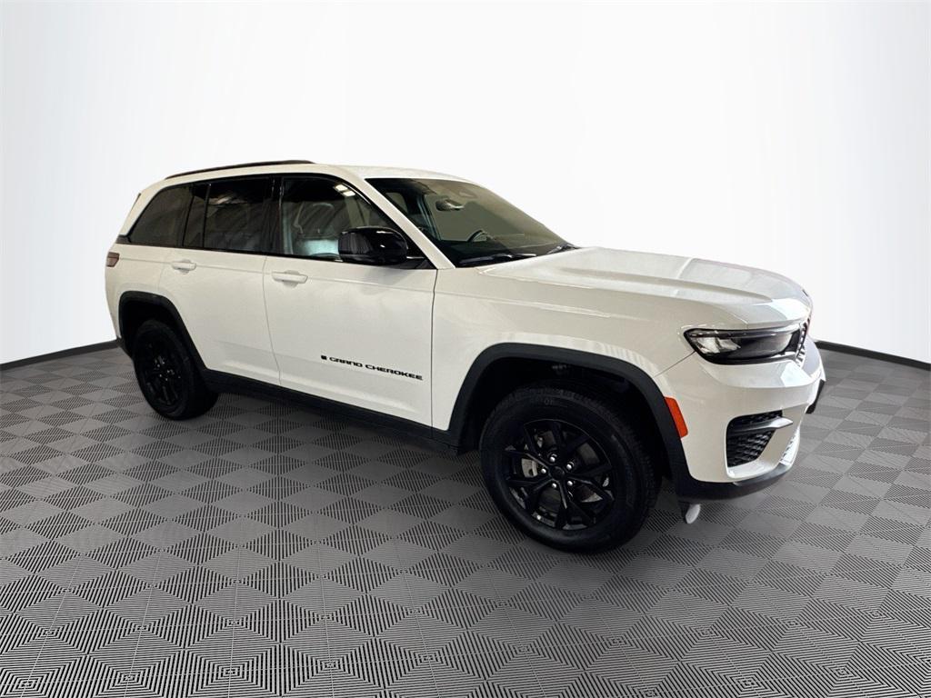 used 2024 Jeep Grand Cherokee car, priced at $32,992