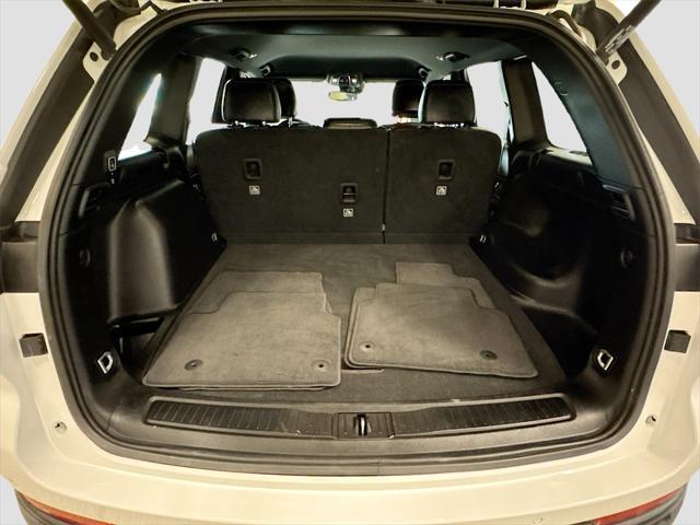 used 2024 Jeep Grand Cherokee car, priced at $37,422