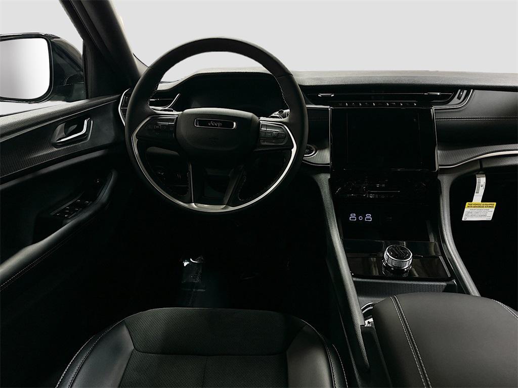 used 2025 Jeep Grand Cherokee car, priced at $38,992