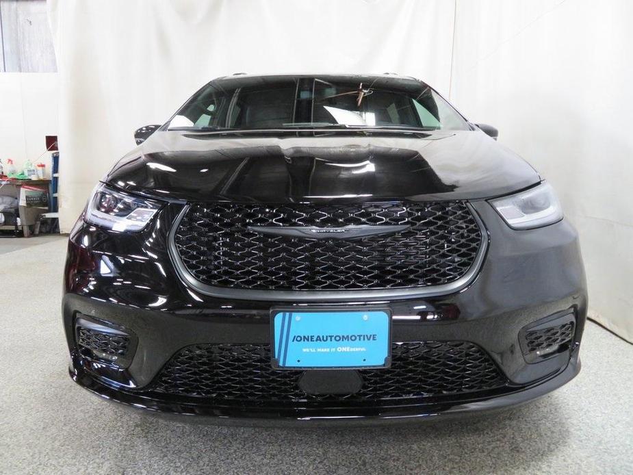 new 2024 Chrysler Pacifica car, priced at $42,577