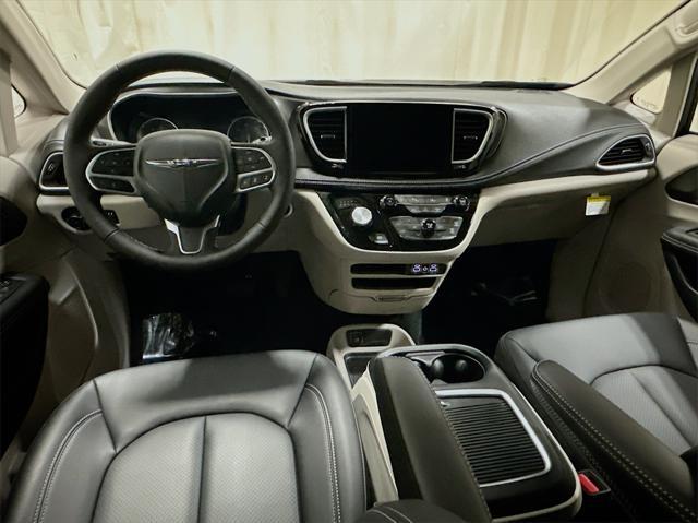 new 2024 Chrysler Pacifica car, priced at $47,165