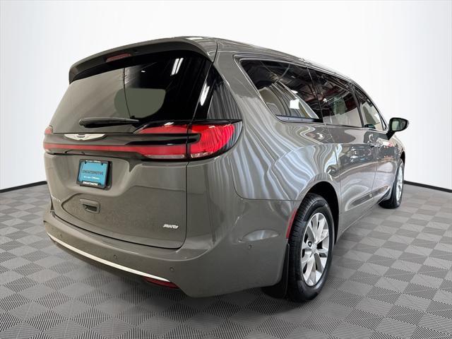 new 2025 Chrysler Pacifica car, priced at $45,336