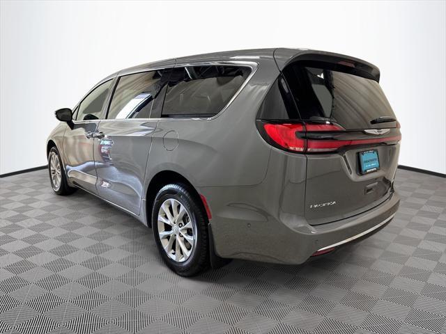new 2025 Chrysler Pacifica car, priced at $45,336