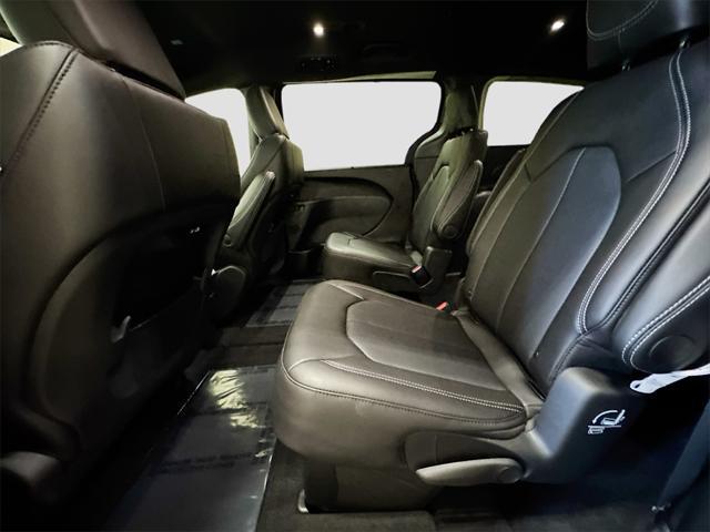 new 2025 Chrysler Pacifica car, priced at $45,336