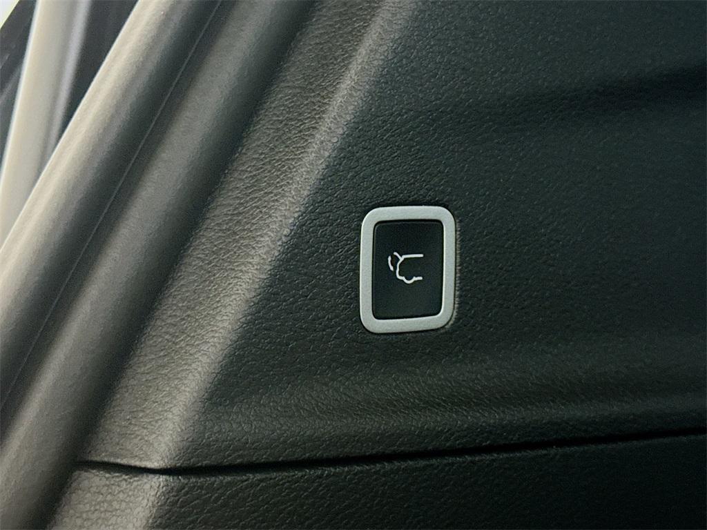 new 2025 Chrysler Pacifica car, priced at $41,748