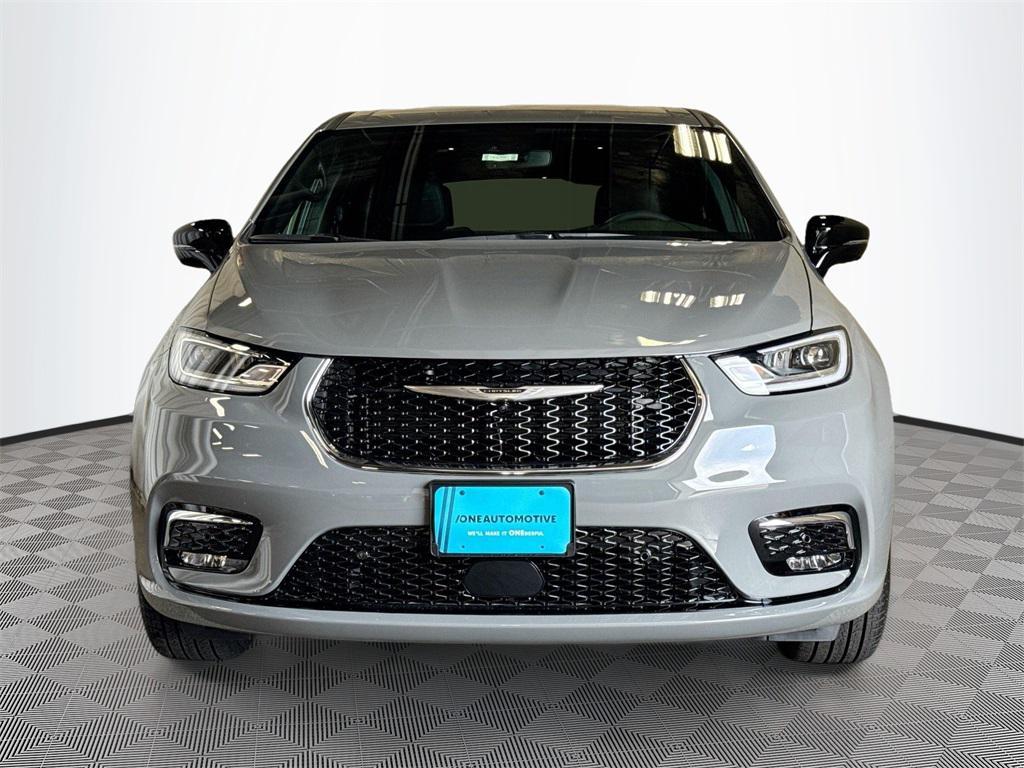 new 2025 Chrysler Pacifica car, priced at $41,748