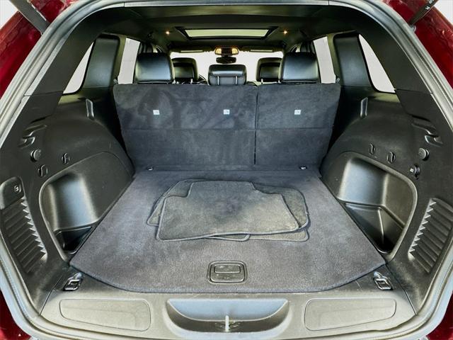 used 2022 Jeep Grand Cherokee car, priced at $28,992