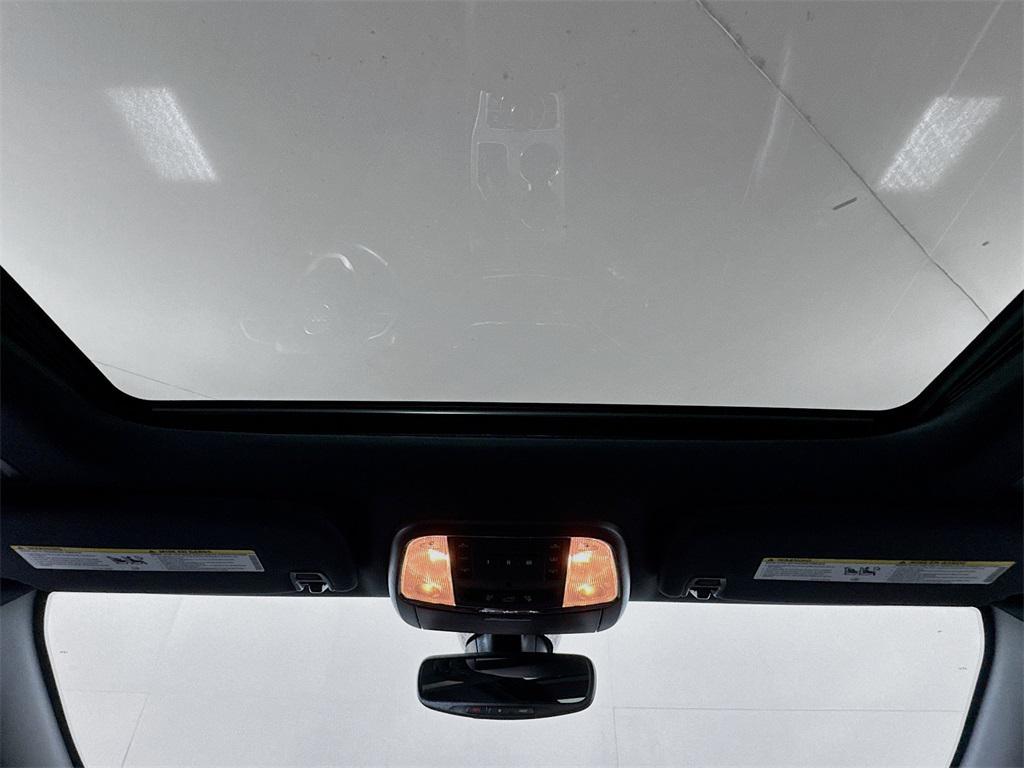 used 2022 Jeep Grand Cherokee car, priced at $27,598