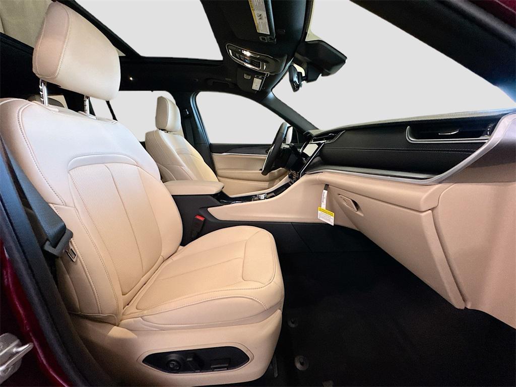 new 2025 Jeep Grand Cherokee car, priced at $47,851