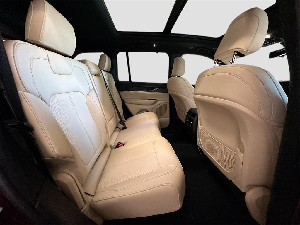 new 2025 Jeep Grand Cherokee car, priced at $47,851