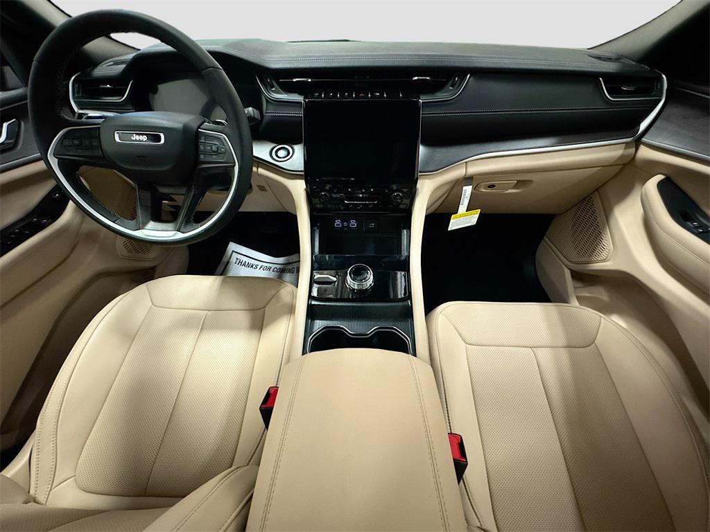 new 2025 Jeep Grand Cherokee car, priced at $47,851