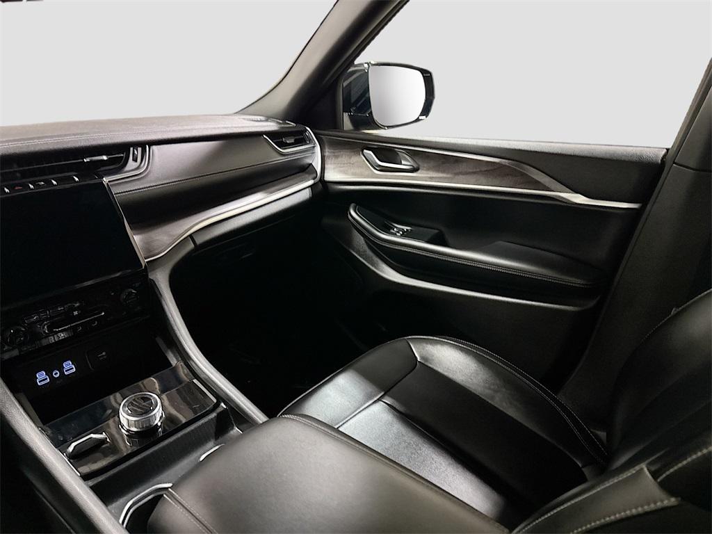 used 2024 Jeep Grand Cherokee L car, priced at $32,497