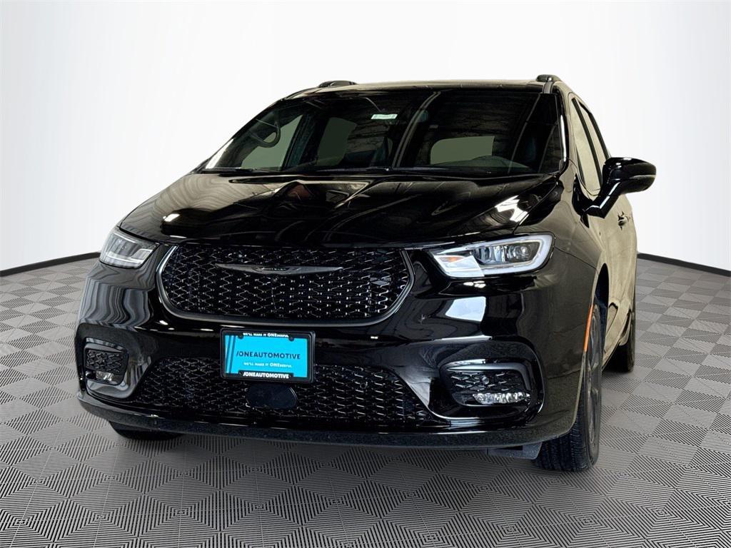new 2025 Chrysler Pacifica car, priced at $44,352