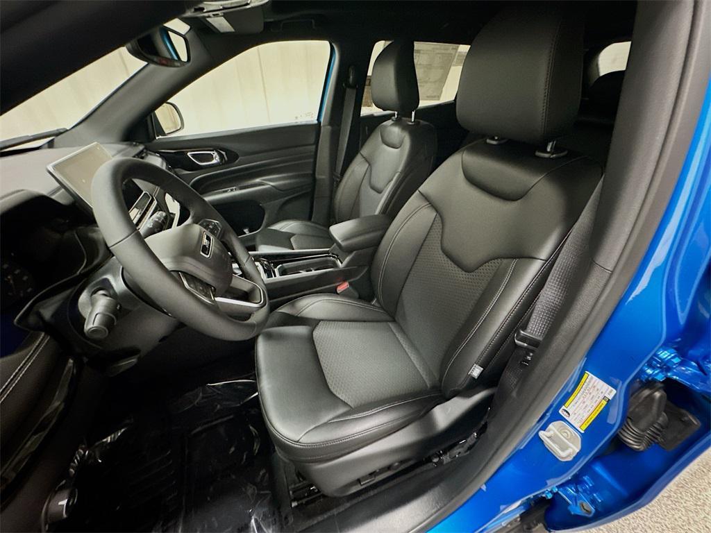 new 2024 Jeep Compass car, priced at $41,025