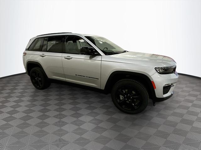 new 2025 Jeep Grand Cherokee car, priced at $53,230