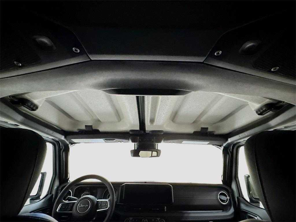new 2025 Jeep Wrangler car, priced at $50,371