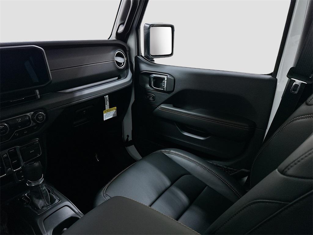 new 2025 Jeep Wrangler car, priced at $50,371