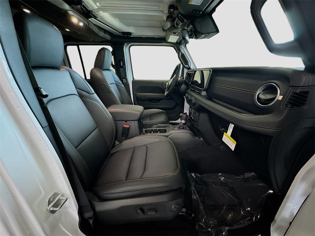 new 2025 Jeep Wrangler car, priced at $50,371