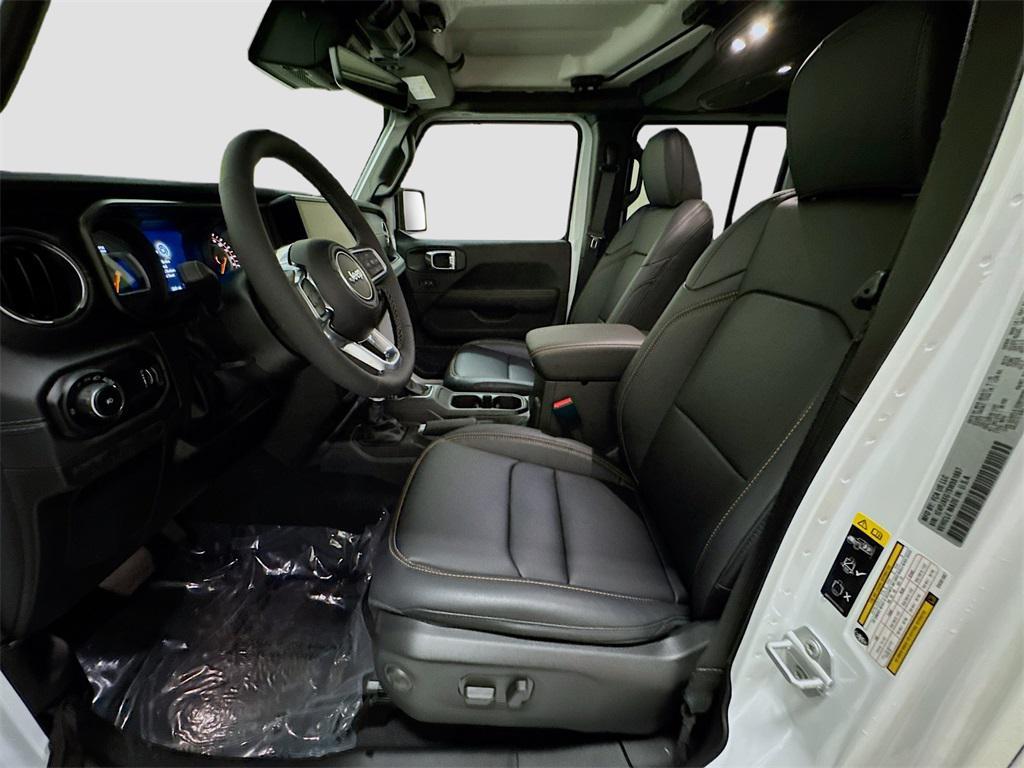 new 2025 Jeep Wrangler car, priced at $50,371