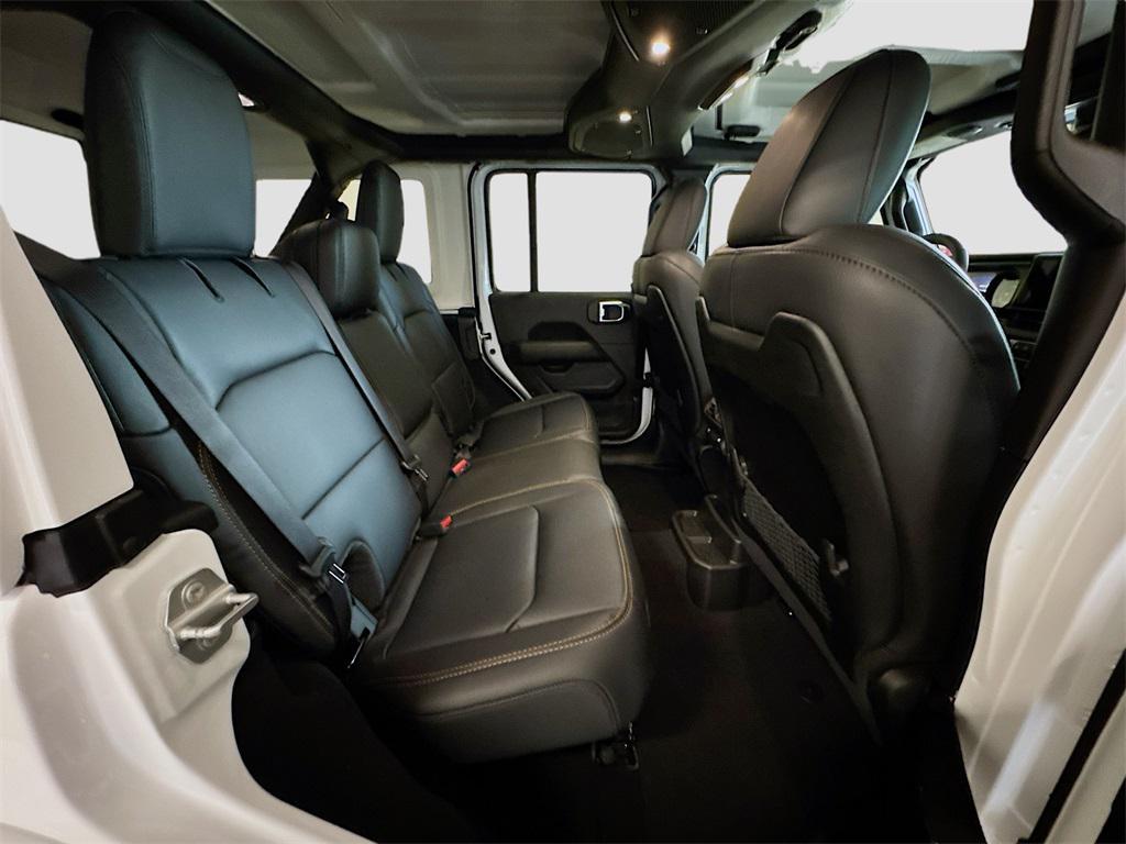 new 2025 Jeep Wrangler car, priced at $50,371