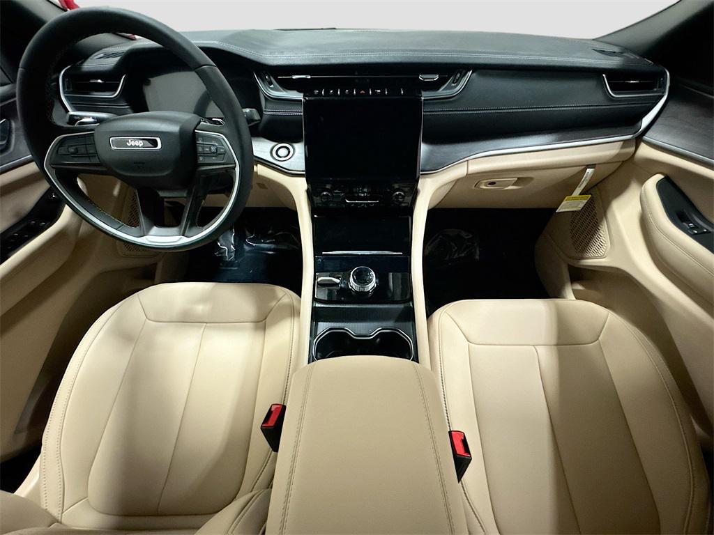 new 2025 Jeep Grand Cherokee L car, priced at $42,800