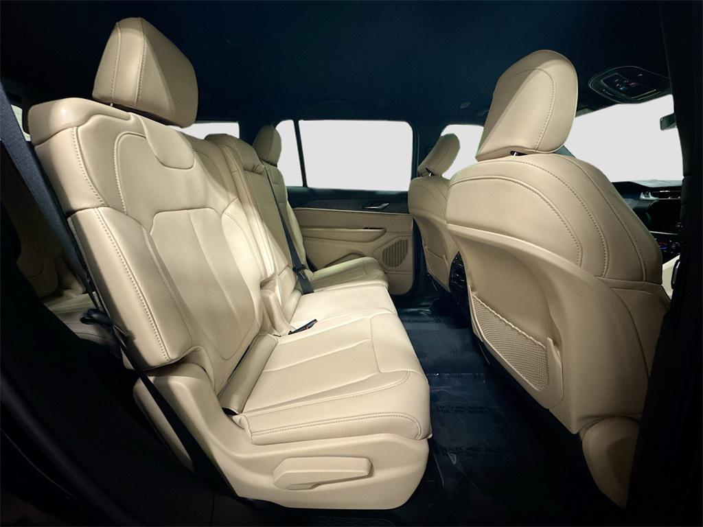 new 2025 Jeep Grand Cherokee L car, priced at $42,800