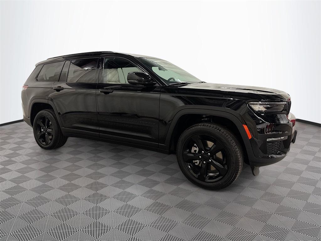 new 2025 Jeep Grand Cherokee L car, priced at $42,800