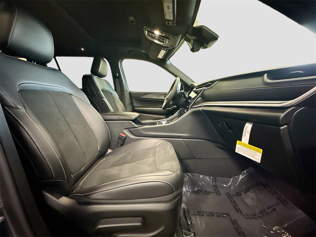 new 2025 Jeep Grand Cherokee L car, priced at $43,530