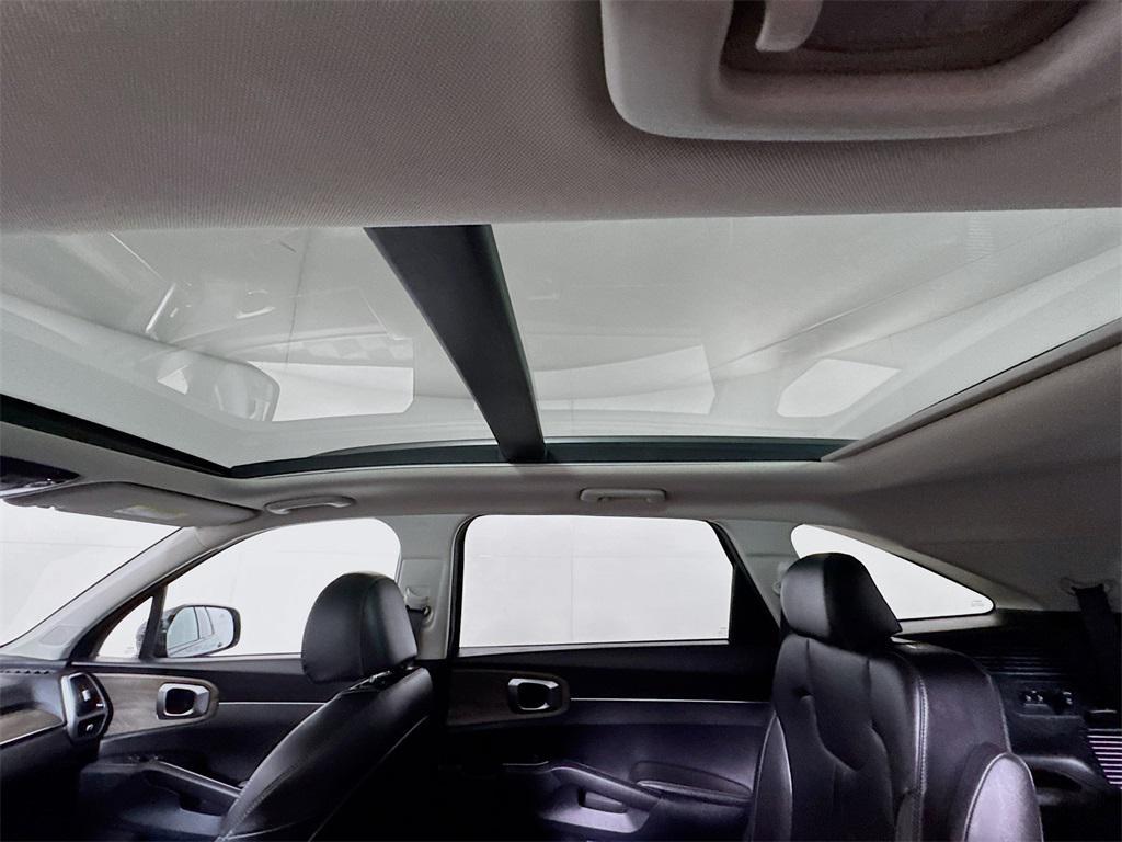 used 2023 Kia Sorento car, priced at $30,492