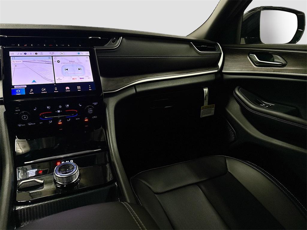 new 2025 Jeep Grand Cherokee car, priced at $51,905
