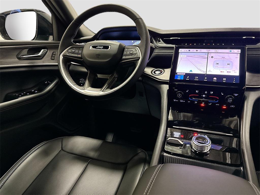 new 2025 Jeep Grand Cherokee car, priced at $51,905
