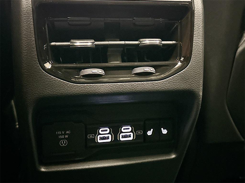 new 2025 Jeep Grand Cherokee car, priced at $51,905