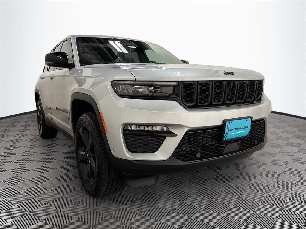 new 2025 Jeep Grand Cherokee car, priced at $51,905