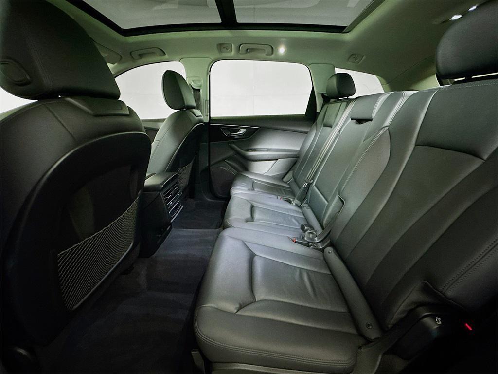 used 2022 Audi Q7 car, priced at $27,998