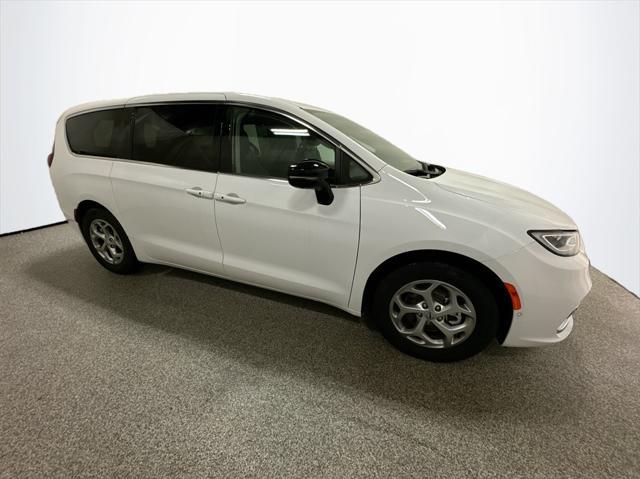 new 2024 Chrysler Pacifica car, priced at $45,356