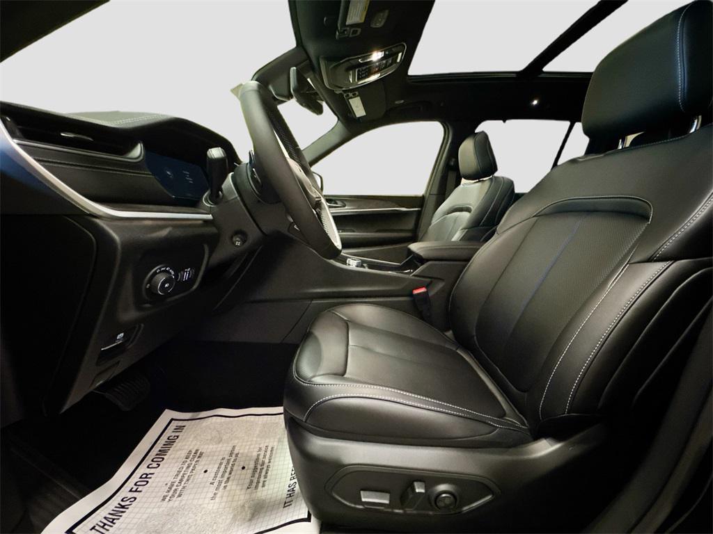 new 2025 Jeep Grand Cherokee car, priced at $50,222