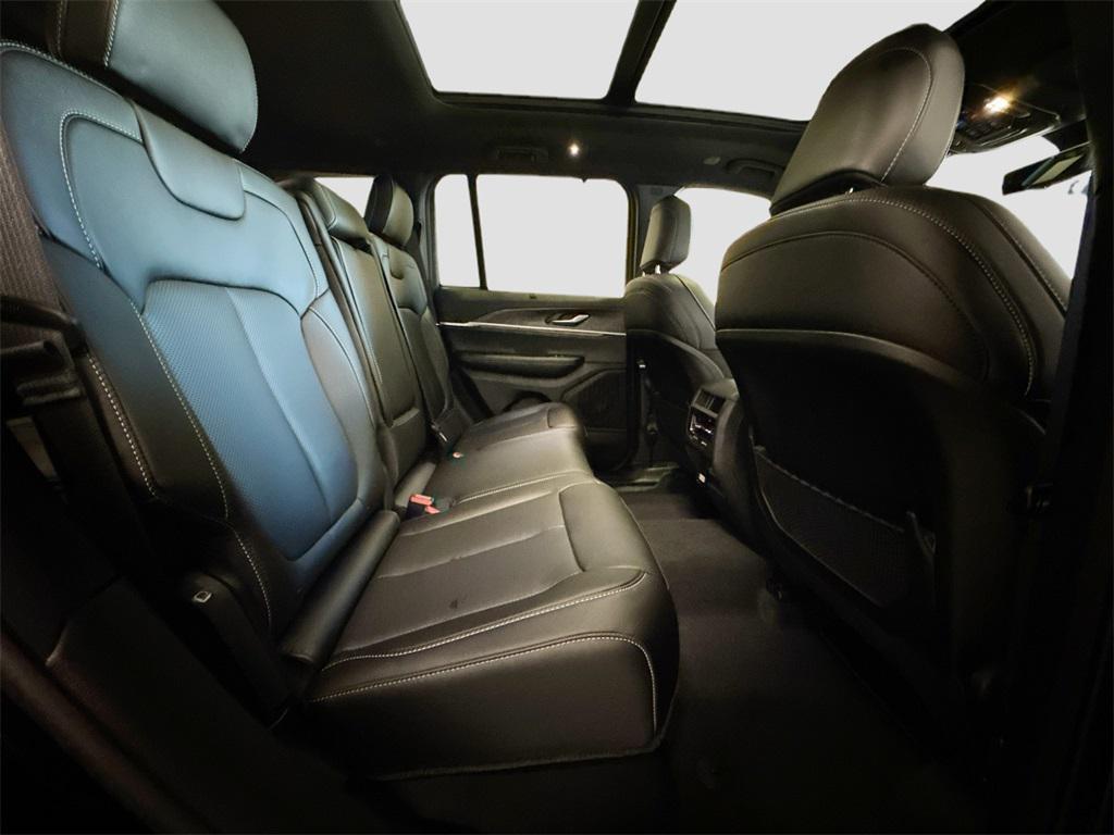 new 2025 Jeep Grand Cherokee car, priced at $50,222
