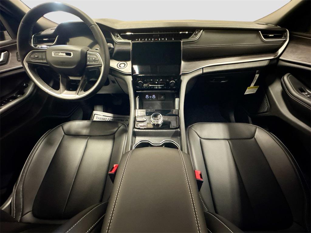 new 2025 Jeep Grand Cherokee car, priced at $50,222