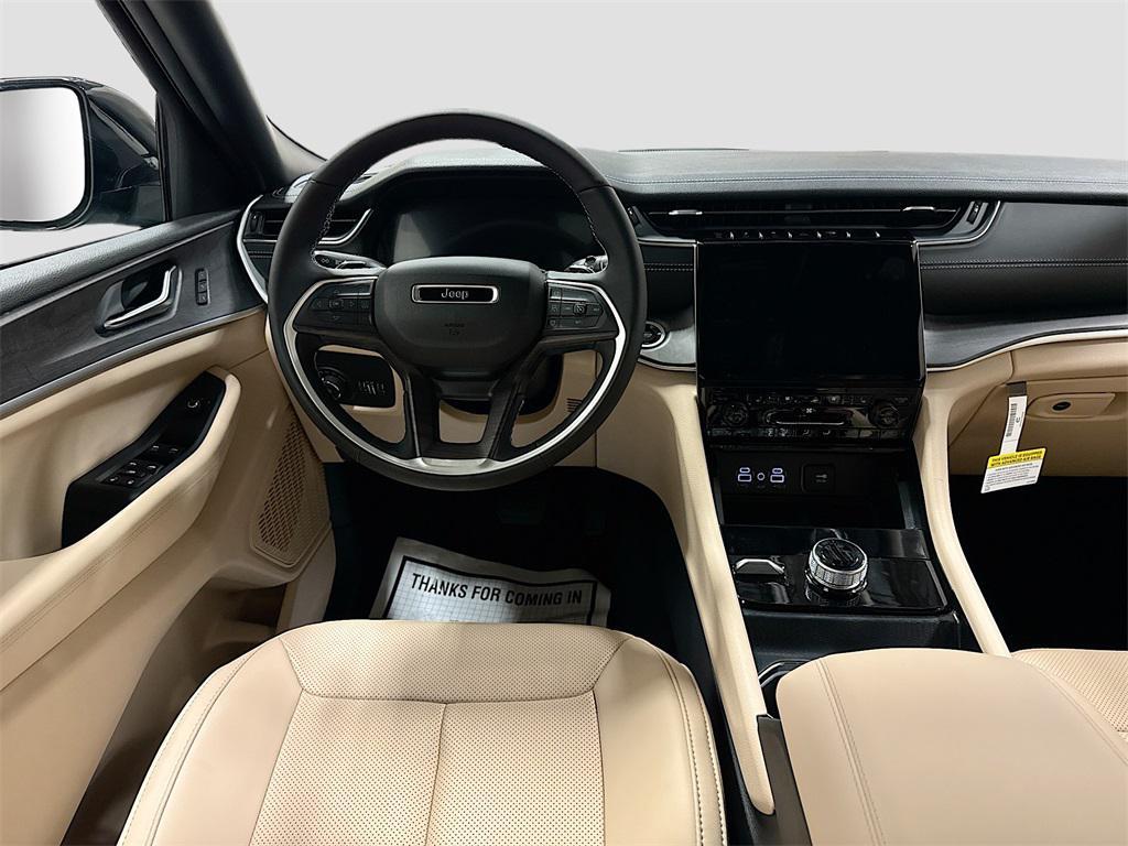new 2025 Jeep Grand Cherokee car, priced at $43,726