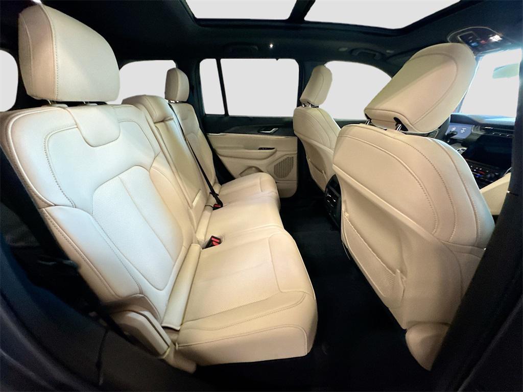 new 2025 Jeep Grand Cherokee car, priced at $43,726