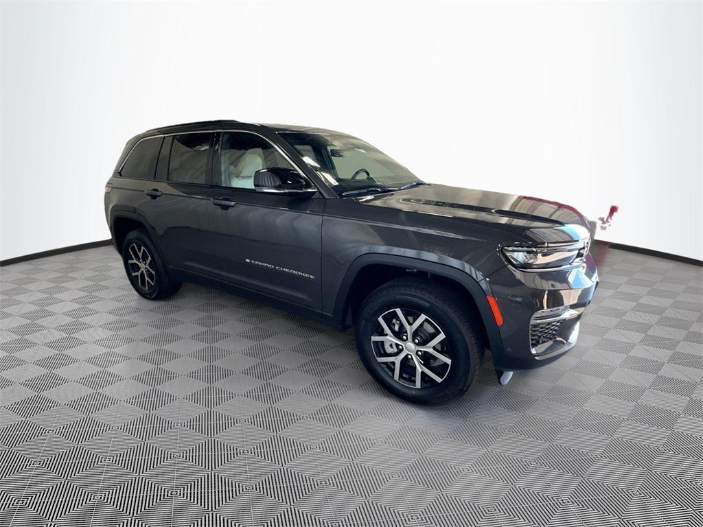 new 2025 Jeep Grand Cherokee car, priced at $43,726