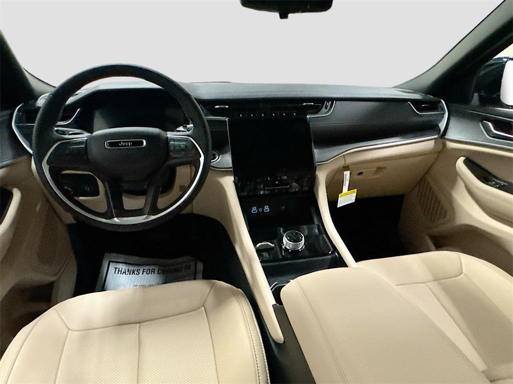 new 2025 Jeep Grand Cherokee car, priced at $43,726