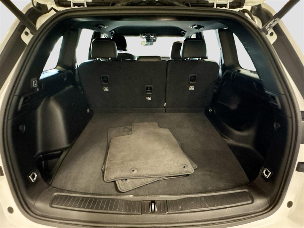 used 2024 Jeep Grand Cherokee car, priced at $33,422