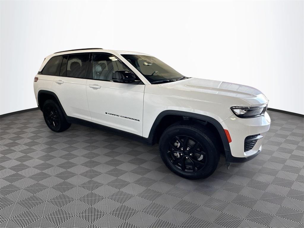 used 2024 Jeep Grand Cherokee car, priced at $33,422