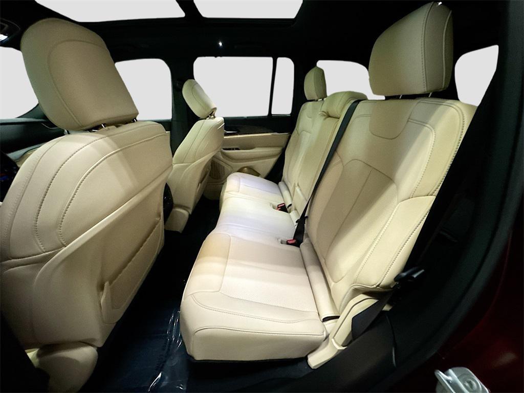 used 2025 Jeep Grand Cherokee car, priced at $41,997