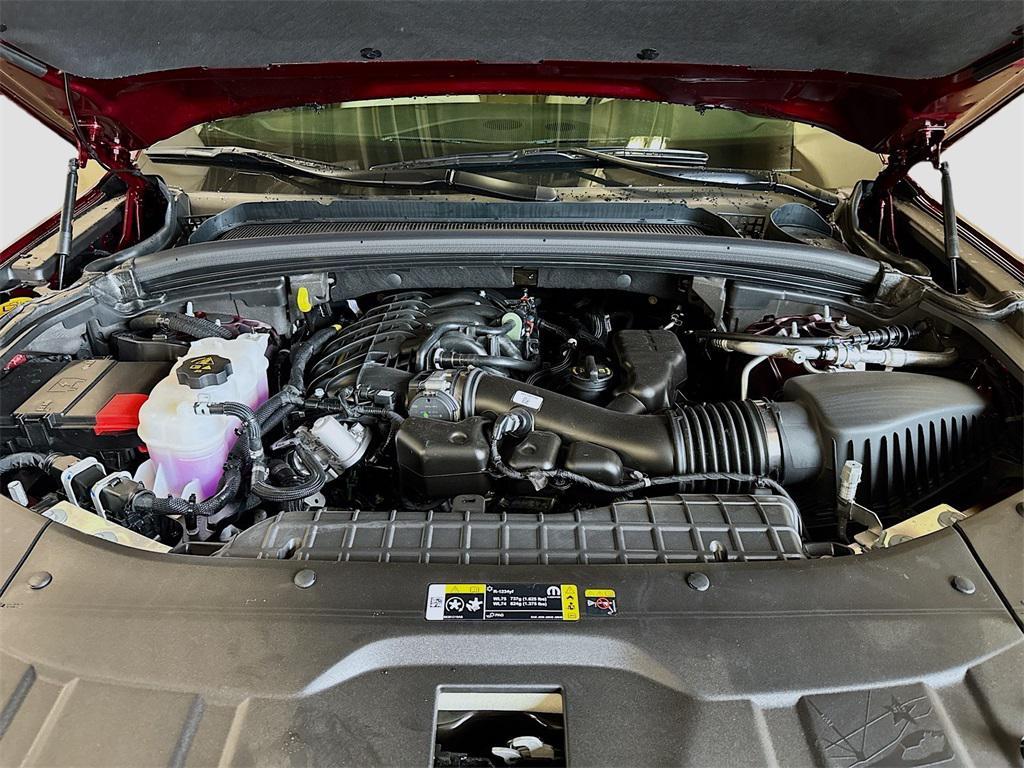 used 2025 Jeep Grand Cherokee car, priced at $41,997